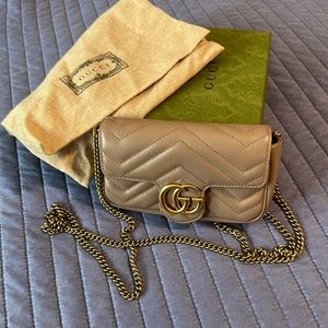 Gucci Marmont matelassé leather super mini bag
